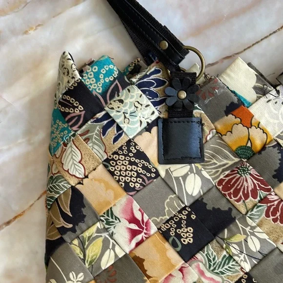 VINTAGE | Handcrafted patchwork style tote bag - Picture 4 of 11